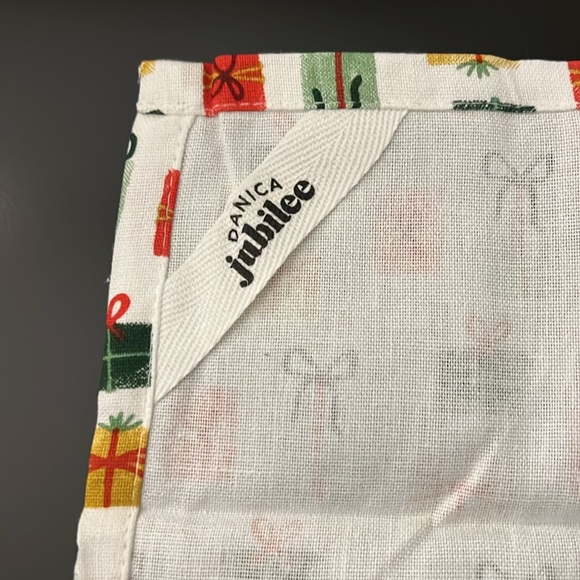 Present Dish Towel - Picture 2 of 3